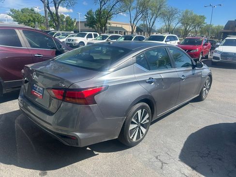Used 2021 Nissan Altima 2.5 SV FWD image 5