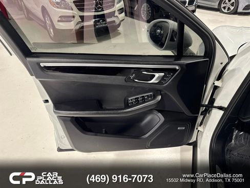 Used 2020 Porsche Macan S AWD/4WD image 14