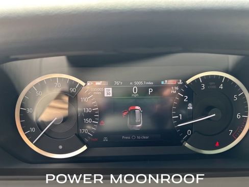 Used 2022 Land Rover Range Rover Velar R-Dynamic S image 4