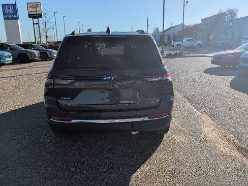 Used 2022 Jeep Grand Cherokee Limited 4xe image 19