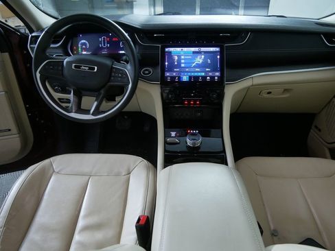 Used 2022 Jeep Grand Cherokee L Limited image 21