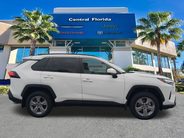 Used 2025 Toyota RAV4 XLE w/ Convenience Package FWD image 4