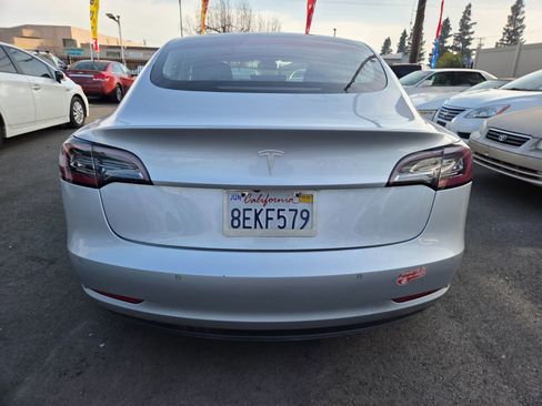 Used 2018 Tesla Model 3 image 3