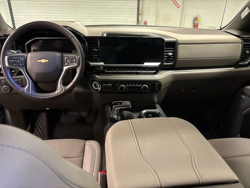 Used 2025 Chevrolet Silverado 1500 LTZ AWD/4WD image 31