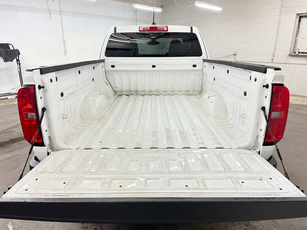 Used 2022 Chevrolet Colorado W/T AWD/4WD image 16