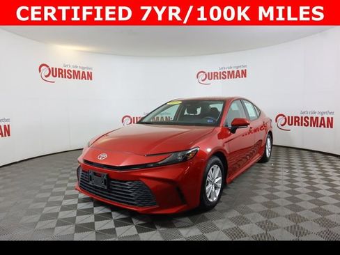 Used 2025 Toyota Camry LE image 1