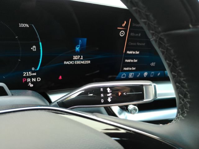 Used 2023 Cadillac Lyriq AWD image 43
