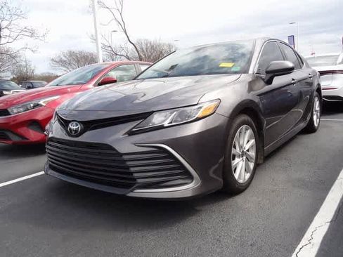 Used 2023 Toyota Camry LE image 1
