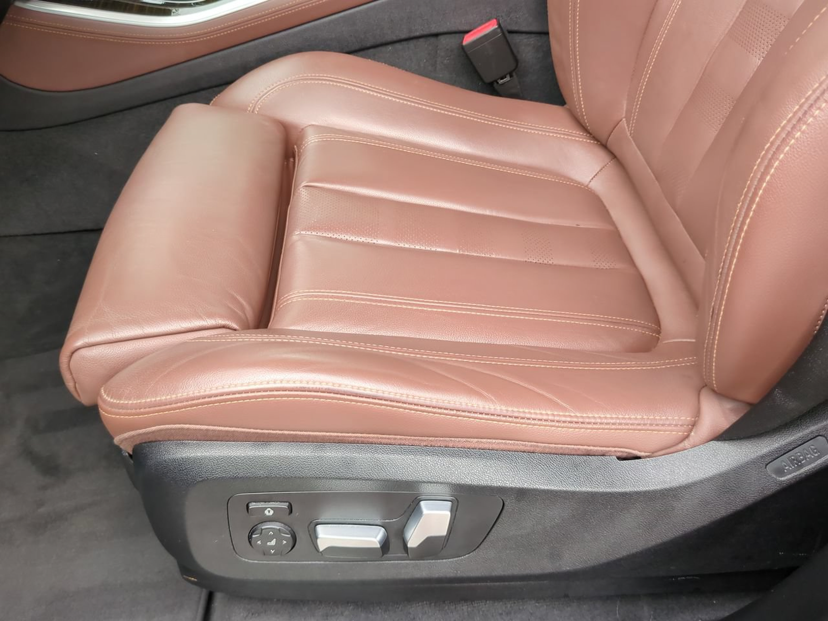 Used 2020 BMW X5 sDrive40i w/ M Sport Package RWD image 15