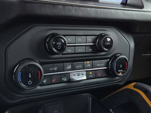 Used 2022 Ford Bronco Outer Banks AWD/4WD image 22