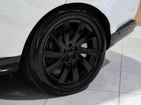 Used 2025 Land Rover Range Rover Long Wheelbase SE image 57