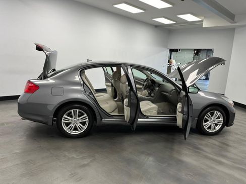Used 2013 INFINITI G37 x Sedan w/ Premium Pkg image 24