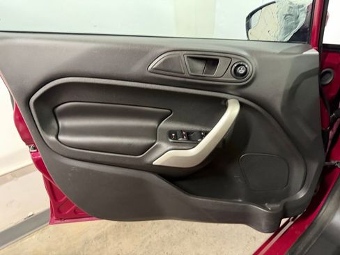 Used 2011 Ford Fiesta SEL w/ 301A Rapid Spec Order Code image 17