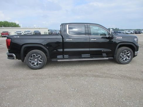 New 2026 GMC Sierra 1500 SLT w/ SLT Premium Plus Package AWD/4WD image 3