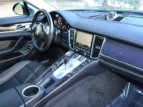 Used 2014 Porsche Panamera 4 w/ Premium Package image 31