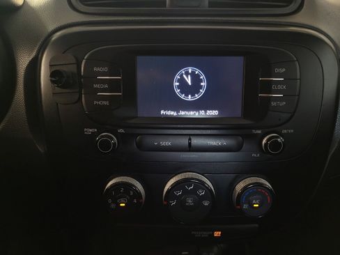 Used 2019 Kia Soul FWD image 25