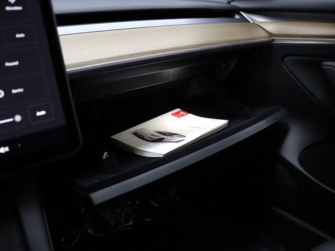 Used 2022 Tesla Model 3 Standard Range image 48