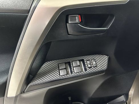 Used 2014 Toyota RAV4 LE AWD/4WD image 17