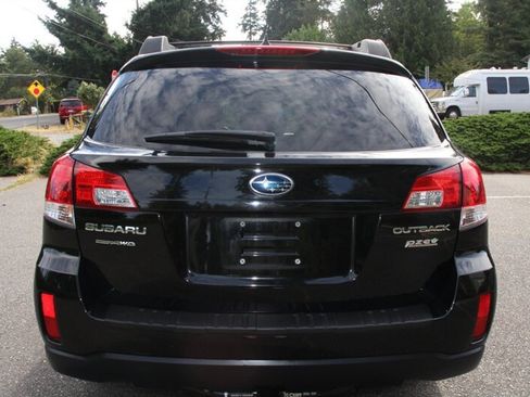 Used 2014 Subaru Outback 2.5i Limited w/ Moonroof Package AWD/4WD image 12