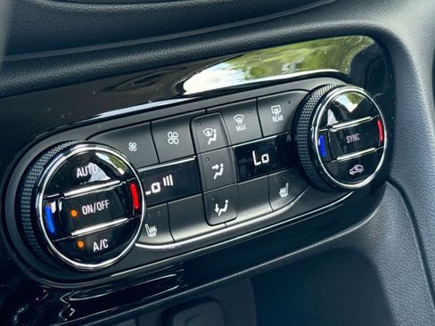 Used 2023 Buick Encore GX Select w/ Sport Touring Package FWD image 19