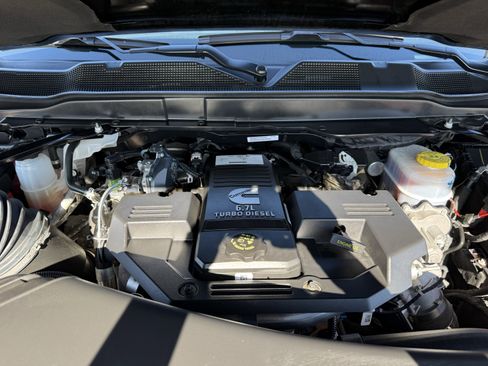 Used 2024 RAM 2500 Limited image 33