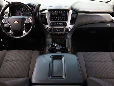 Used 2020 Chevrolet Tahoe LS RWD image 2