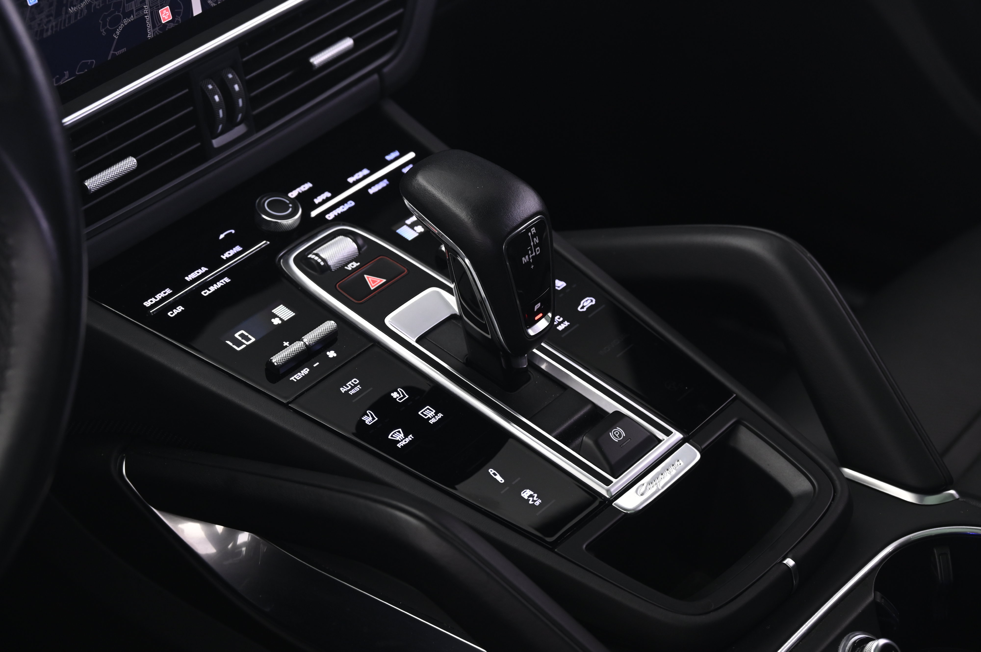 Certified 2023 Porsche Cayenne Turbo AWD/4WD image 35