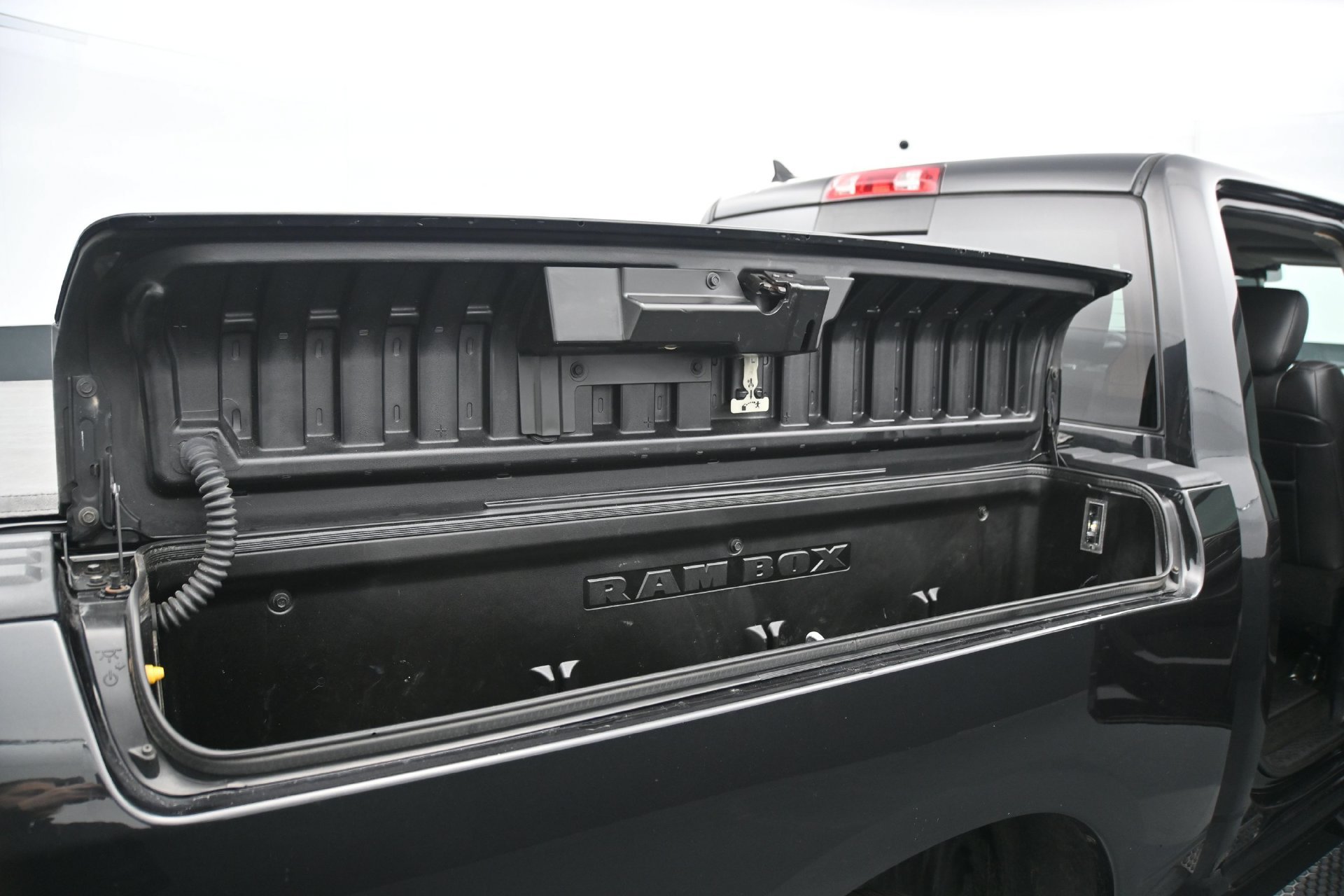Used 2015 RAM 1500 Sport w/ Black Ram 1500 Sport Group AWD/4WD image 15