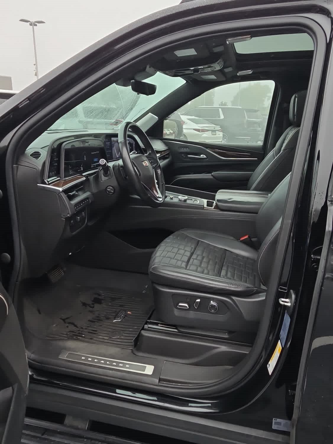 Used 2021 Cadillac Escalade Sport Platinum w/ LPO, ONYX Package AWD/4WD image 5