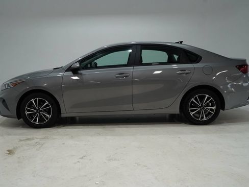 Used 2024 Kia Forte LXS FWD image 4