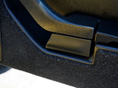 Used 1997 Porsche 911 Carrera RWD image 37