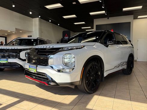 New 2026 Mitsubishi Outlander AWD image 1