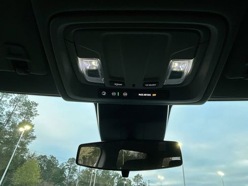 Used 2025 GMC Sierra 1500 Elevation image 29