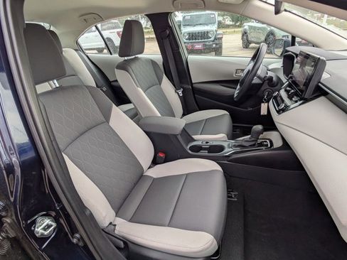 Used 2026 Toyota Corolla LE image 17