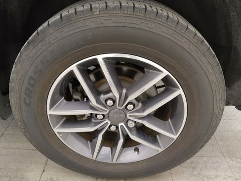 Used 2019 Jeep Grand Cherokee Laredo w/ Laredo X Package image 31