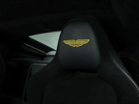 Used 2025 Aston Martin V8 Vantage Coupe image 5