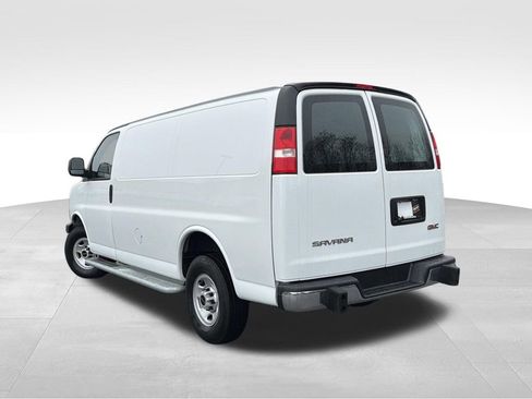 Used 2024 GMC Savana 2500 w/ Driver Convenience Package image 5