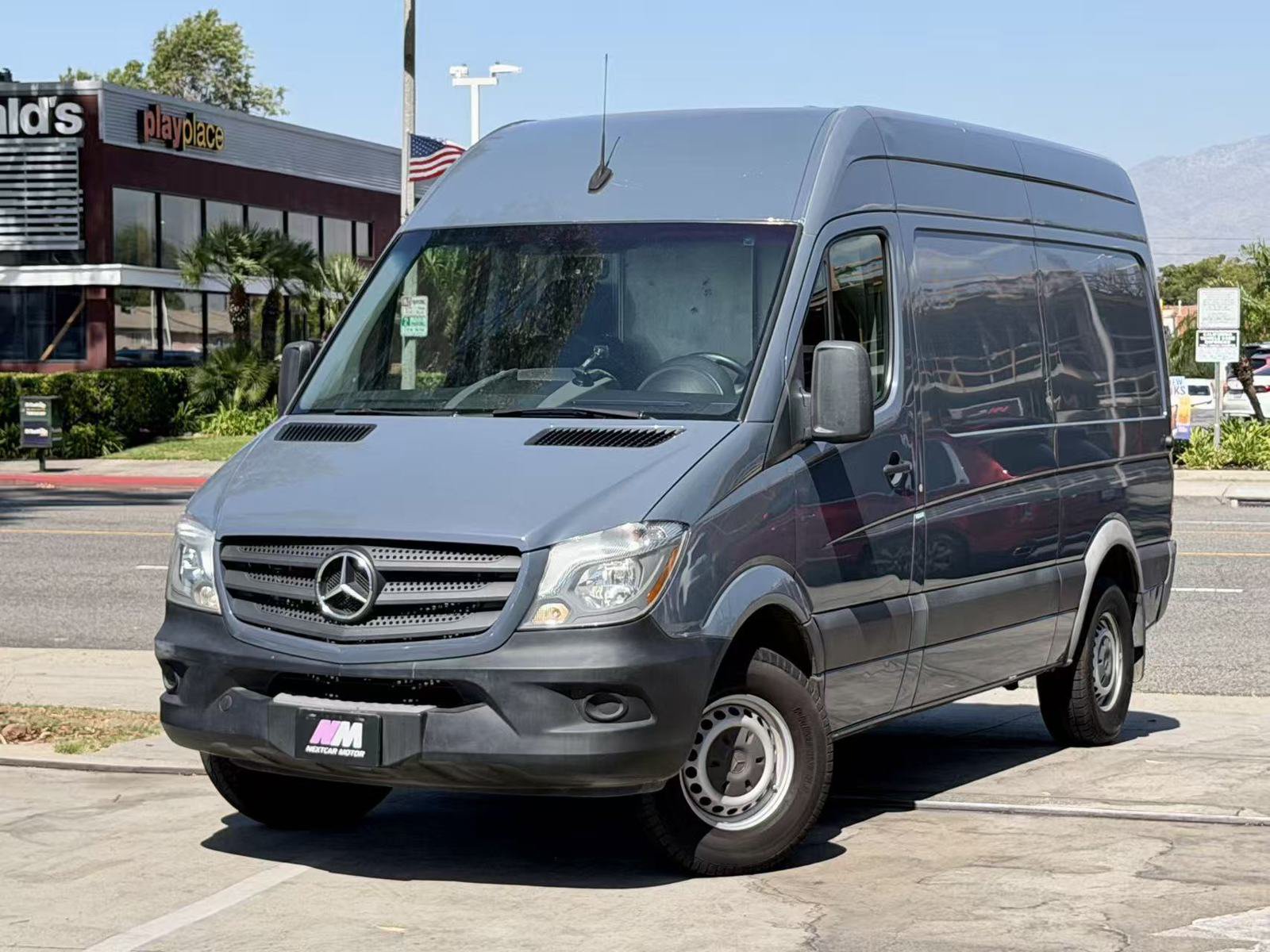 Used 2018 Mercedes-Benz Sprinter 2500 image 2