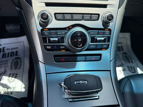 Used 2018 Lincoln MKZ Premiere image 18