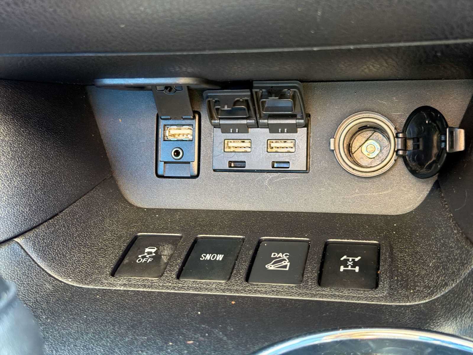 Used 2019 Toyota Highlander XLE AWD/4WD image 26