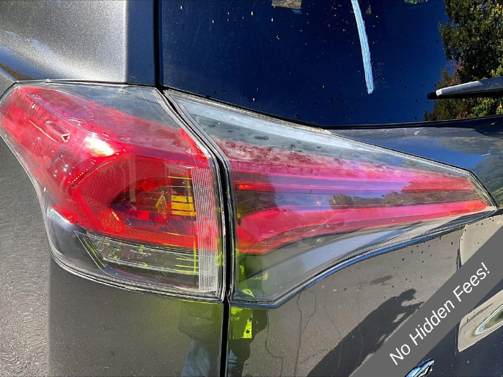 Used 2017 Toyota RAV4 XLE w/ Premium Special Value Package AWD/4WD image 27