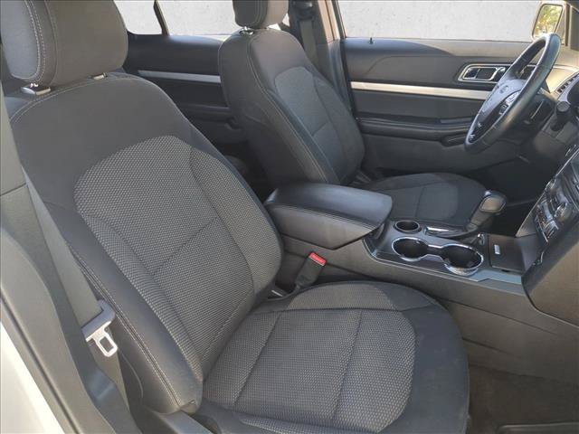Used 2017 Ford Explorer XLT w/ Equipment Group 201A FWD image 22