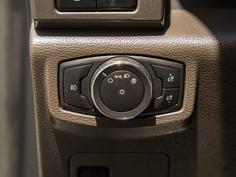Used 2020 Ford Expedition XLT w/ Equipment Group 202A AWD/4WD image 45