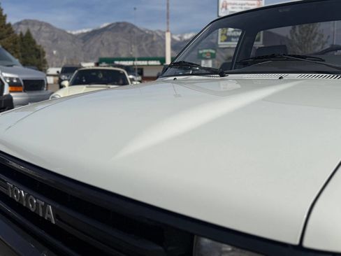 Used 1991 Toyota Pickup 2WD Regular Cab image 69