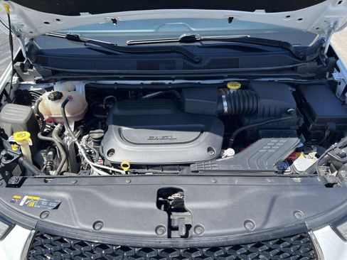 Used 2023 Chrysler Pacifica Touring-L FWD image 55