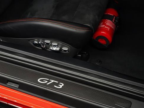 Certified 2019 Porsche 911 GT3 image 27