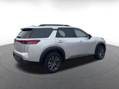 Used 2025 Nissan Pathfinder SV AWD/4WD image 14