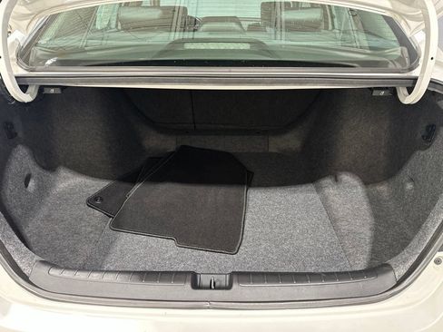 Used 2018 Honda Accord Touring image 15