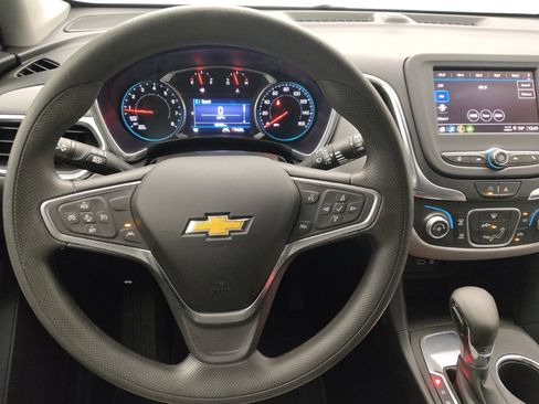Used 2022 Chevrolet Equinox LT FWD image 22
