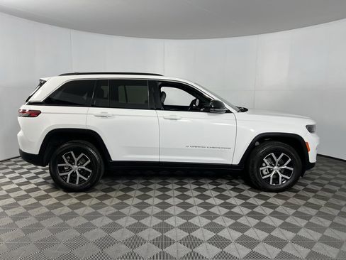 Certified 2024 Jeep Grand Cherokee Limited image 5